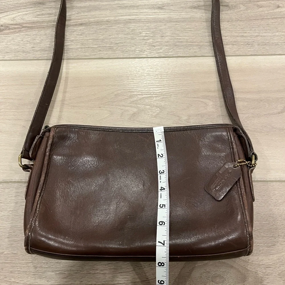 VINTAGE Coach Taylor Zip Crossbody Bag Leather 9944 MADE IN USA